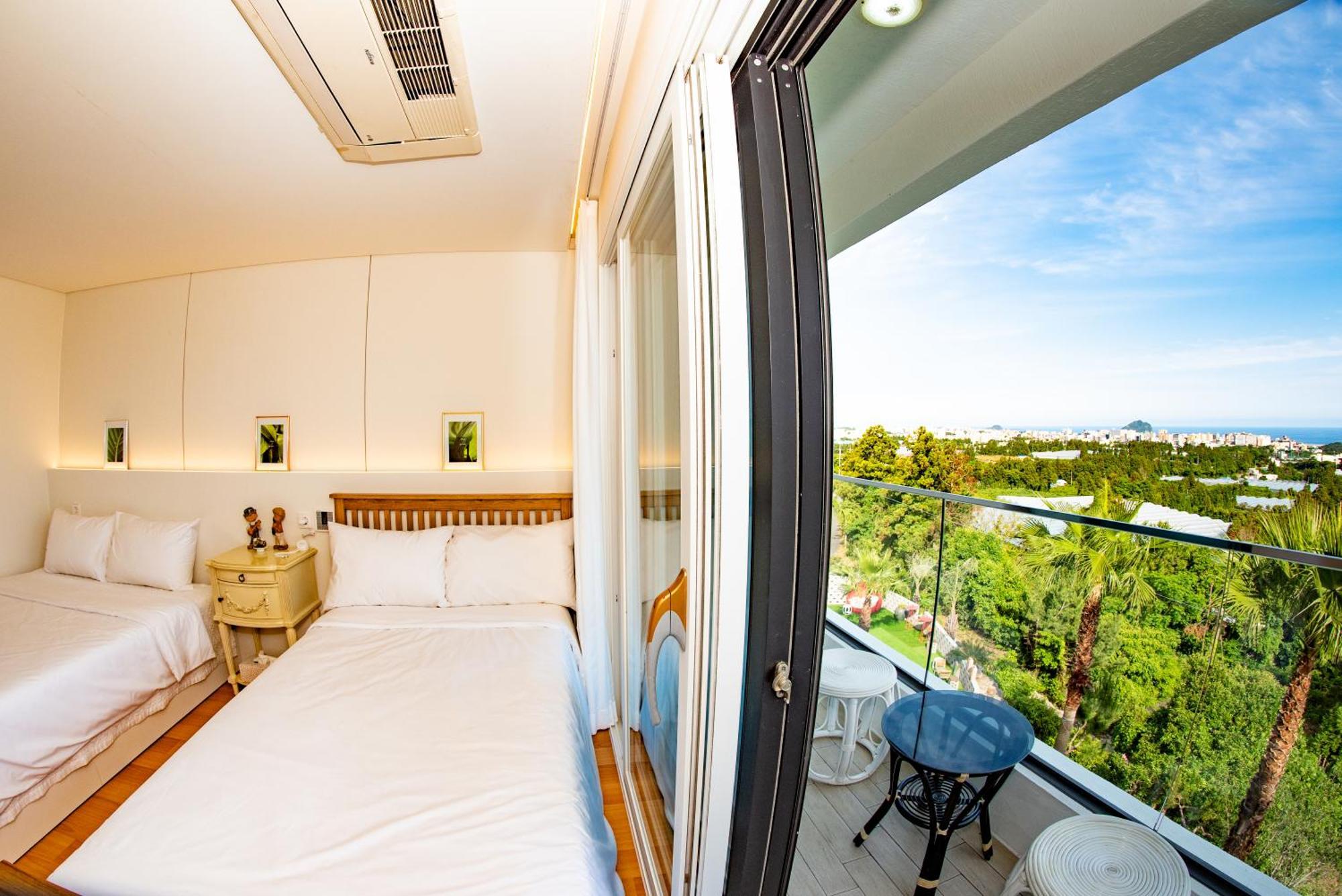 סאוגוויפו Jeju Bunkerhotel&Resort מראה חיצוני תמונה