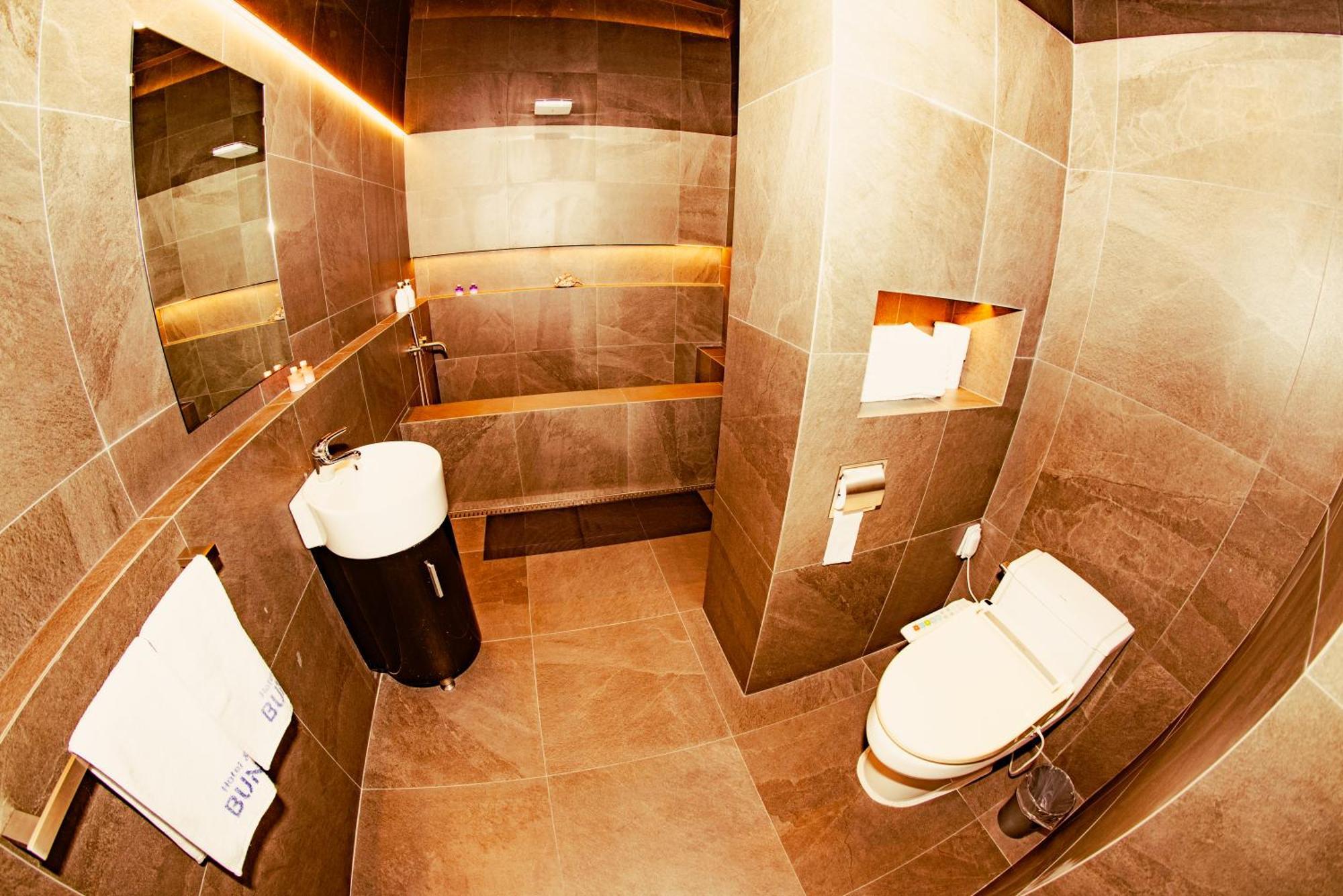 סאוגוויפו Jeju Bunkerhotel&Resort מראה חיצוני תמונה