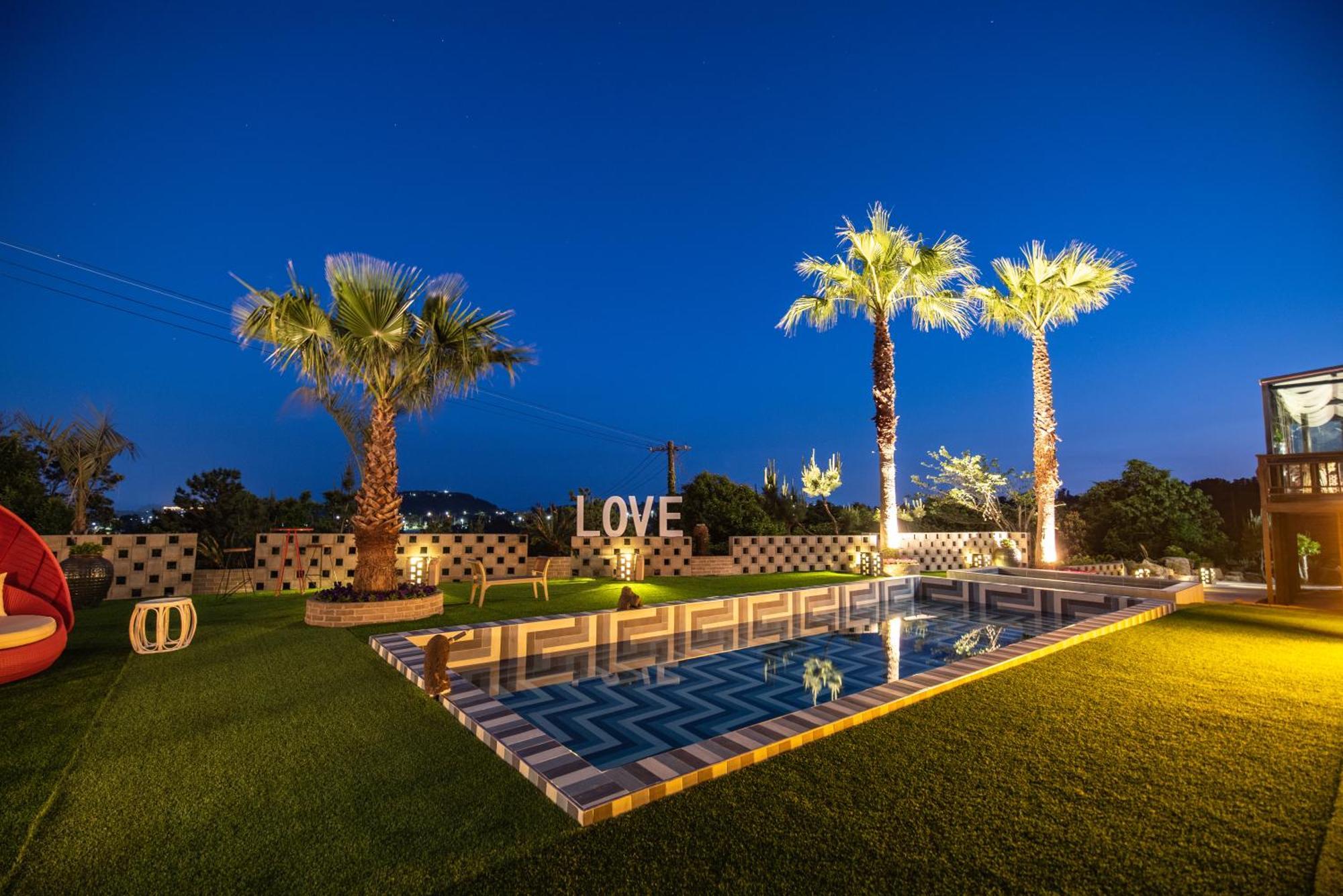 סאוגוויפו Jeju Bunkerhotel&Resort מראה חיצוני תמונה